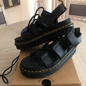 women’s US size 6 dr. martens zebrilus